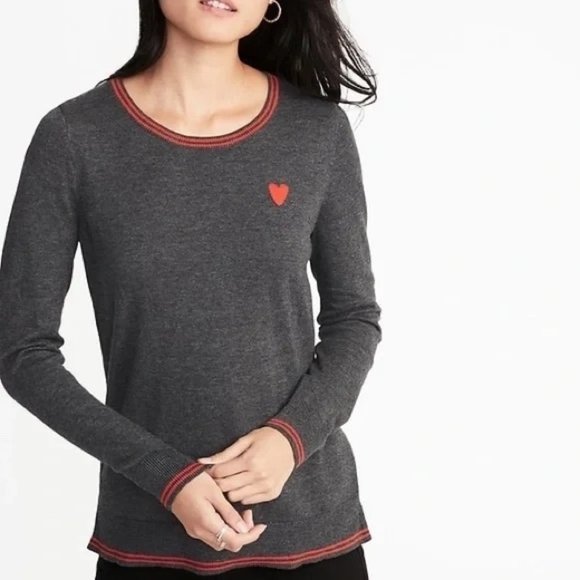 Charcoal Grey Scoop Neck Lightweight Sweater W/Red Heart and Trim Size L - Picture 1 of 11